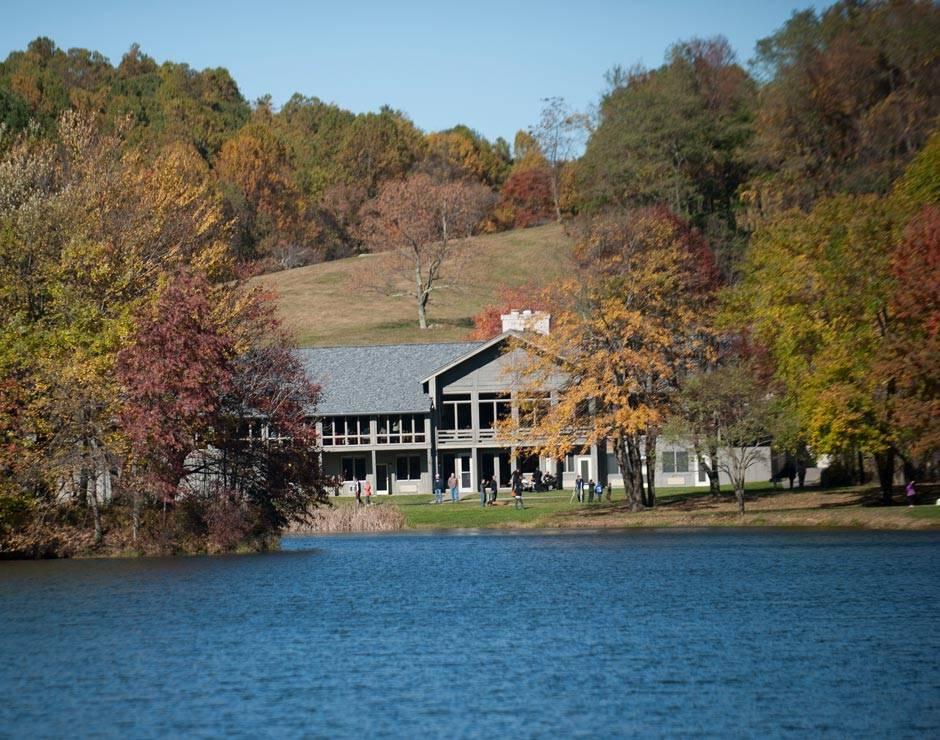 Peaks Of Otter Lodge Bedford Exterior photo