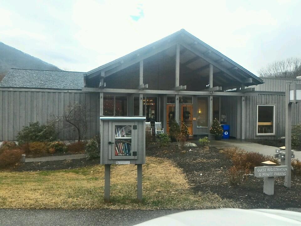 Peaks Of Otter Lodge Bedford Exterior photo